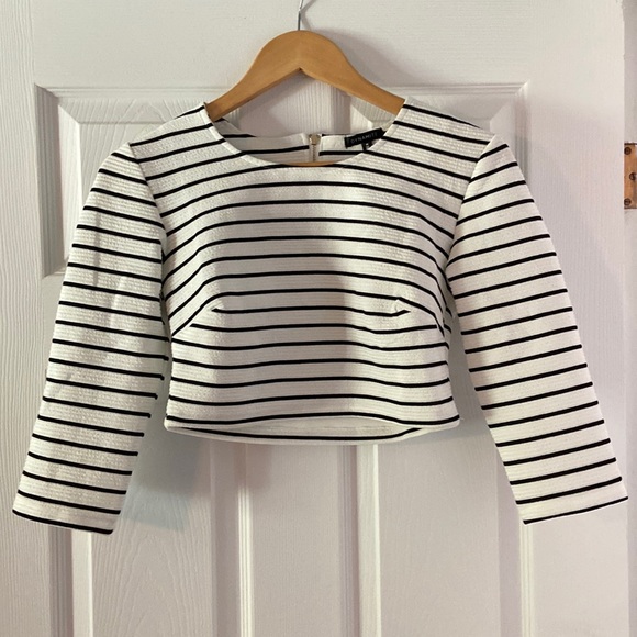 Dynamite Tops - Cropped Dynamite top